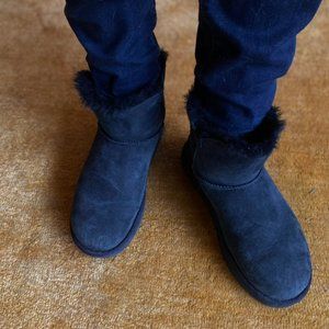 UGGS Bailey Button Mini